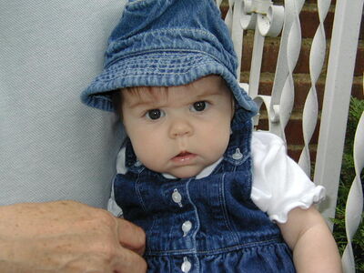 Elise in funny hat