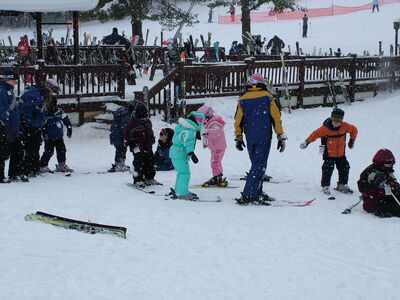 Emily and Aislinn in ski school
