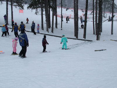 Emily and Aislinn in ski school